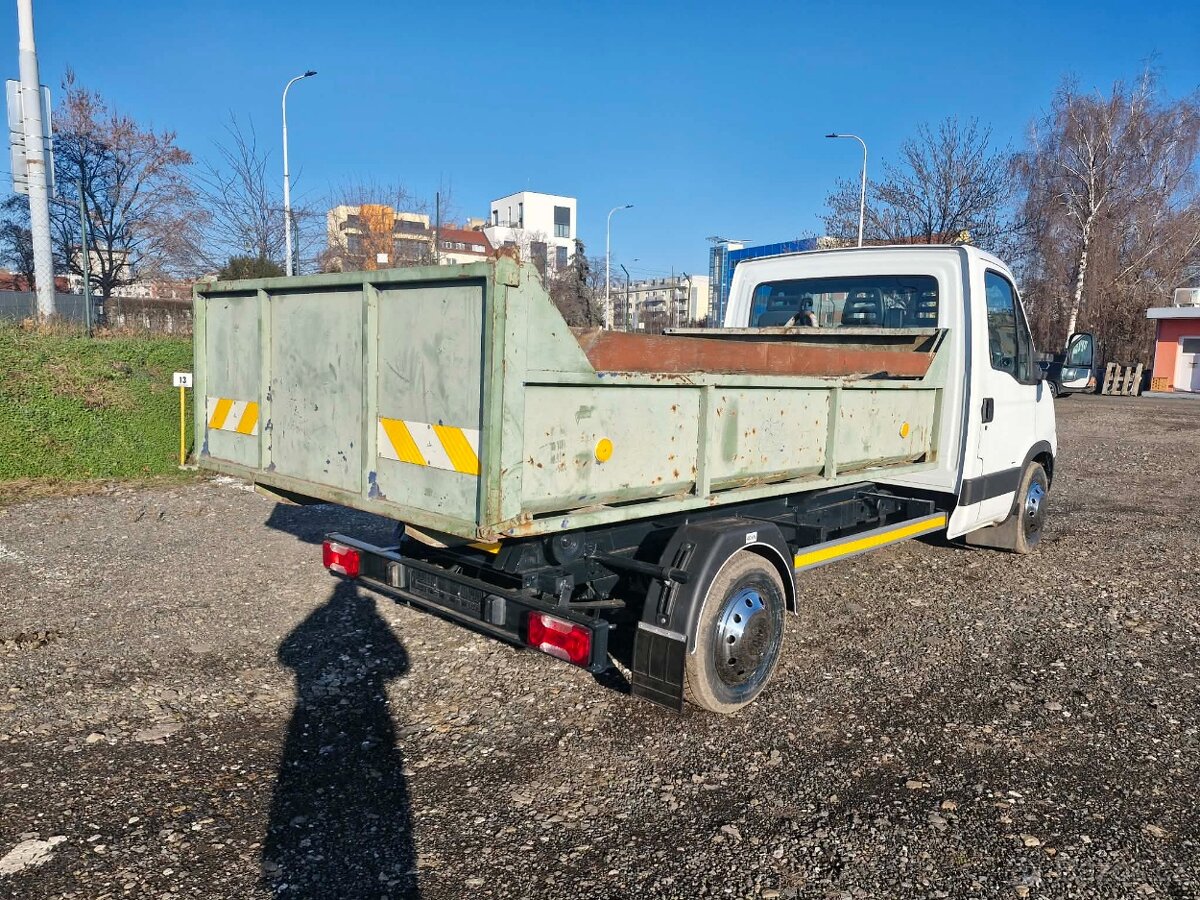 Kontejner Iveco do 3,5 t najeto - 340.000 km - 20