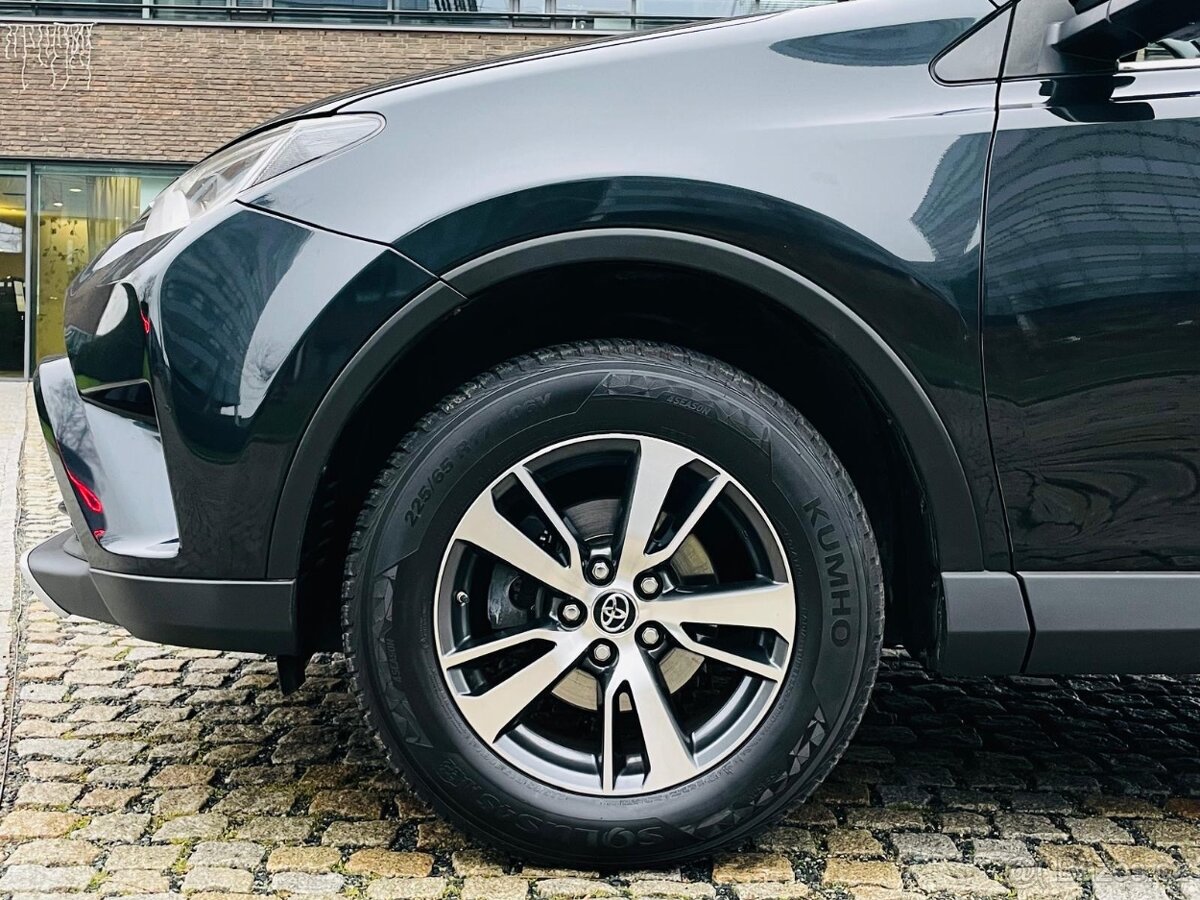 Toyota Rav4 2.0D 105KW MANUÁL 1.MAJITEL KAMERA TAŽNÉ 2WD - 20