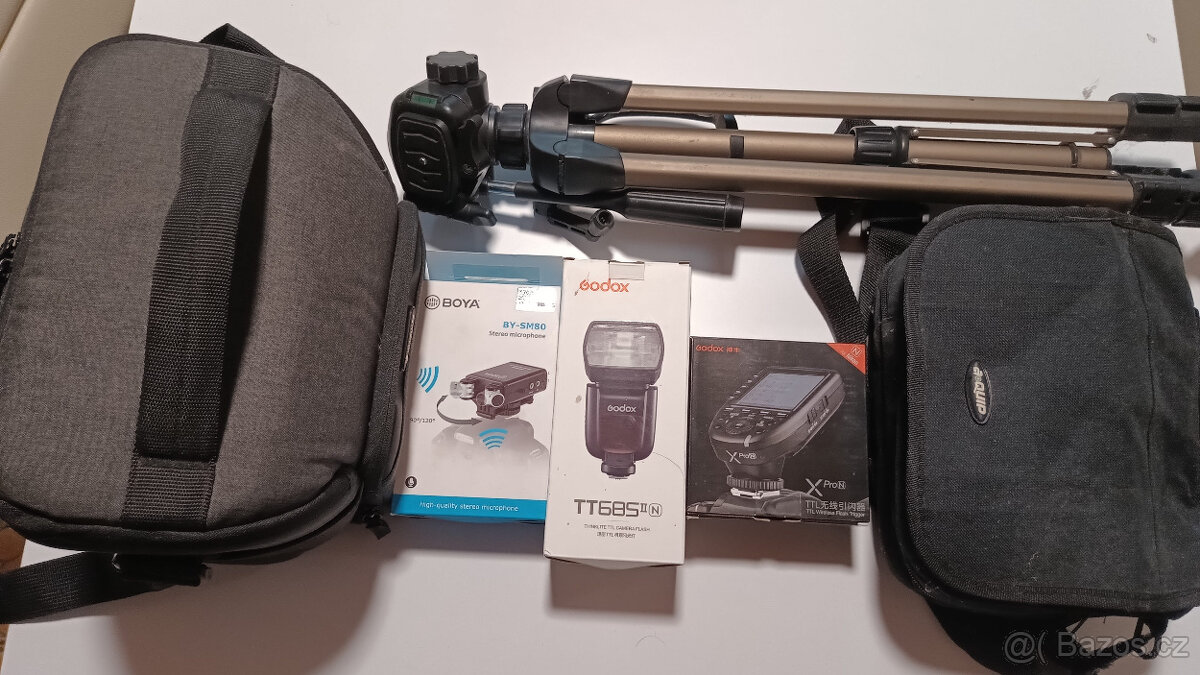 Zrcadlovka Nikon D7200 a hromada příslušenství - 20