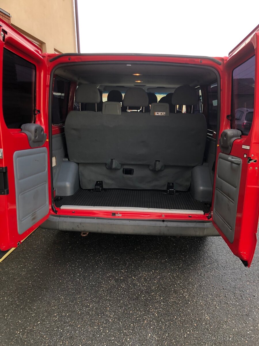 FORD Transit Bus 9 míst , 300S , 2,2 CRDI , 92 kw. - 20
