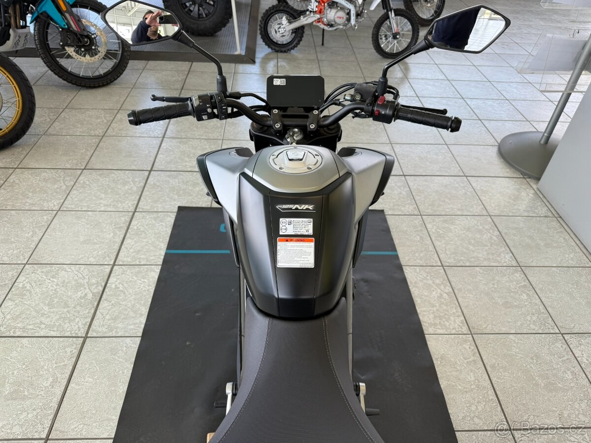 cfmoto 125 NK - modrá, černá skladem AKCE HELMA - 20