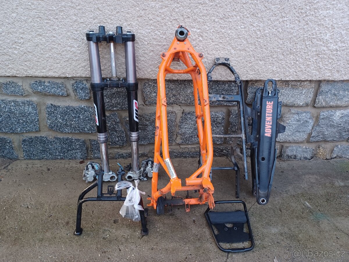 KTM LC8 950 - MOTOR NA DÍLY - 20