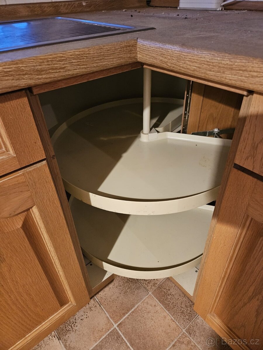 Masivní kuchyňská linka z Německa se spotřebiči - 20