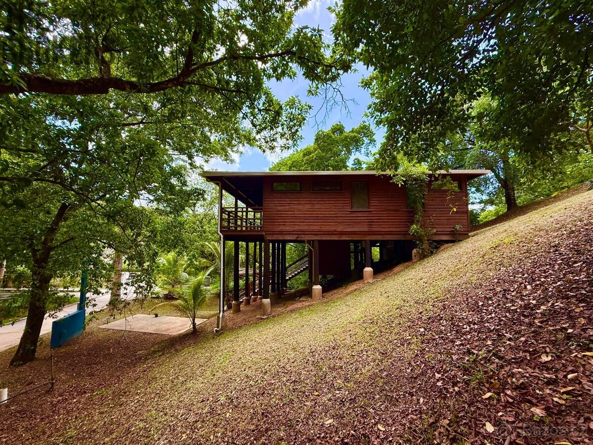 2BD&2BT Wooden Bungalow Diamond Hill Resort, Roatan - 20