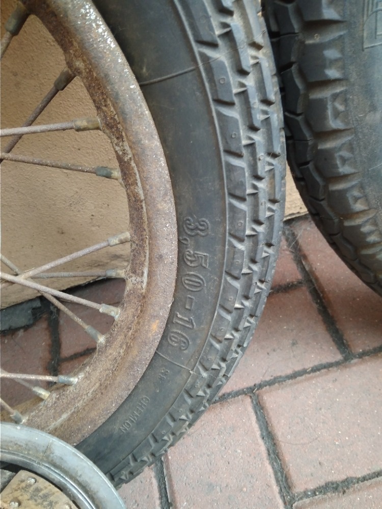 JAWA kompletní kola 16“ (3 ks) originál i původní stav - 20