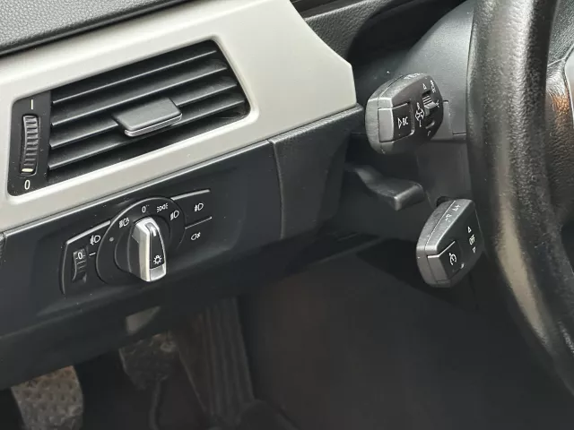 BMW Řada 3 E91 320i 125kW Combi Facelift Tempomat Serviska - 20