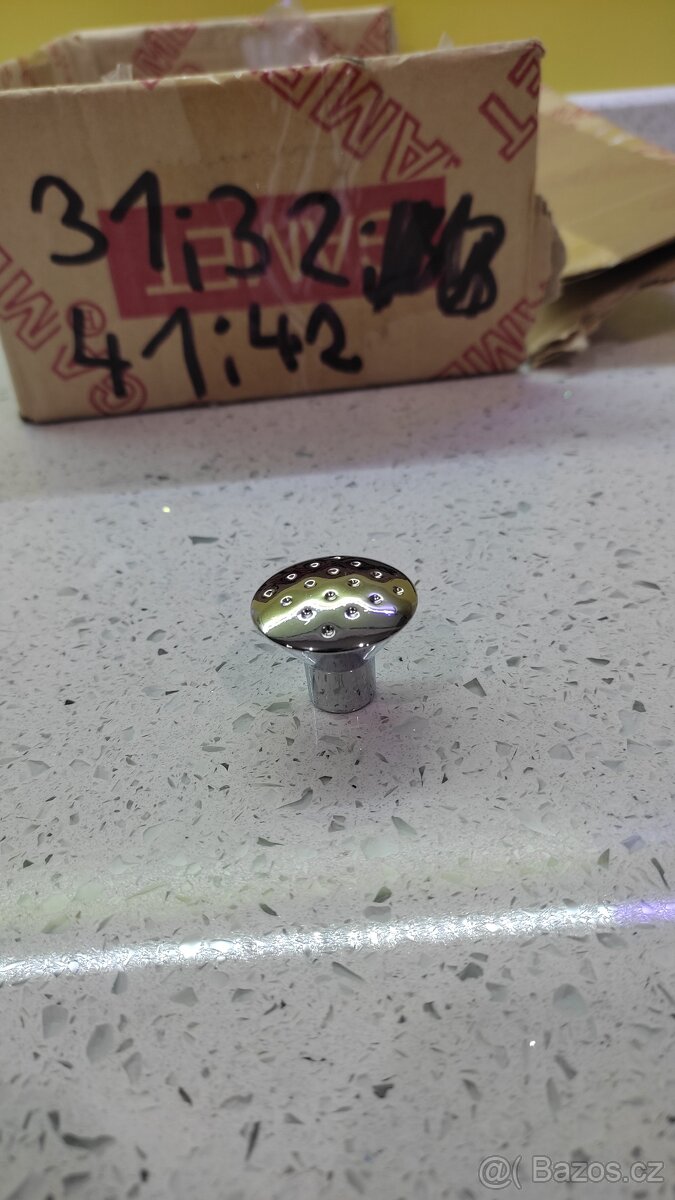 Nábytkové úchytky za 20,- Kč - 20