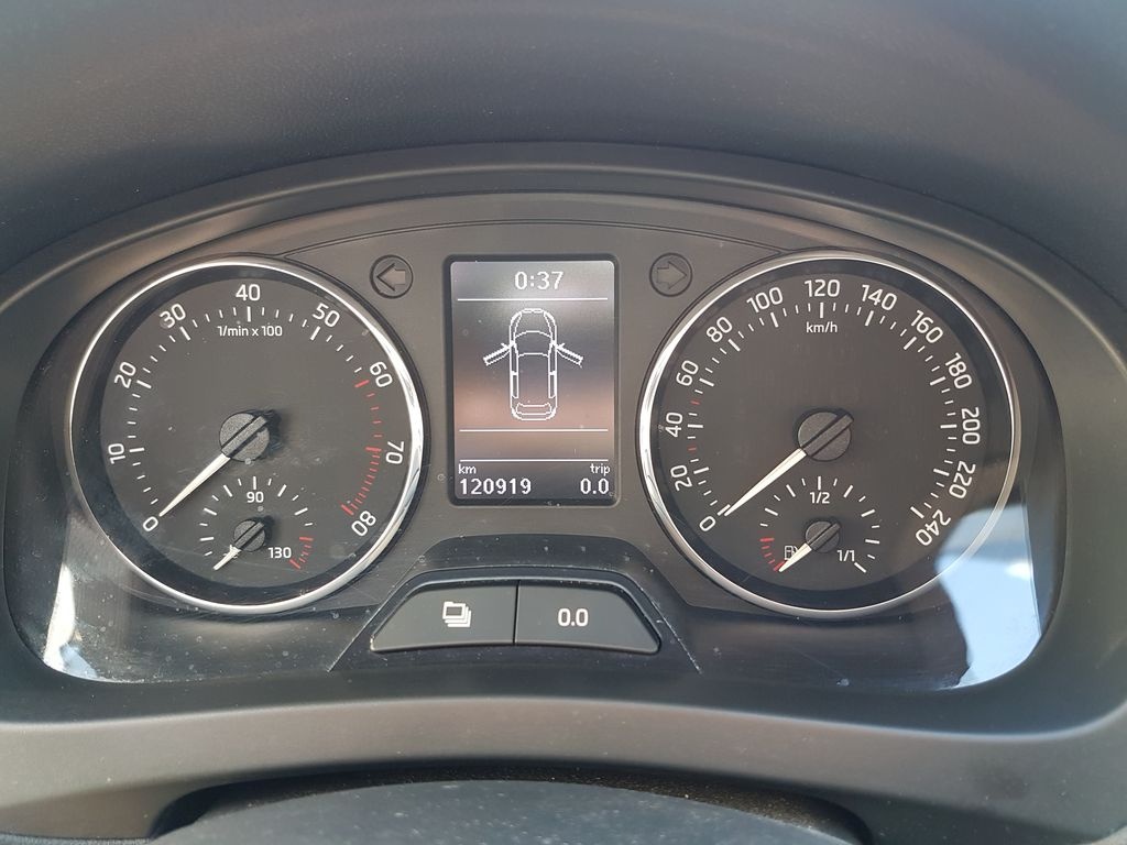 Škoda Rapid Spaceback modrý, 1,2 TSi 77 kW - ND z vozu - 20