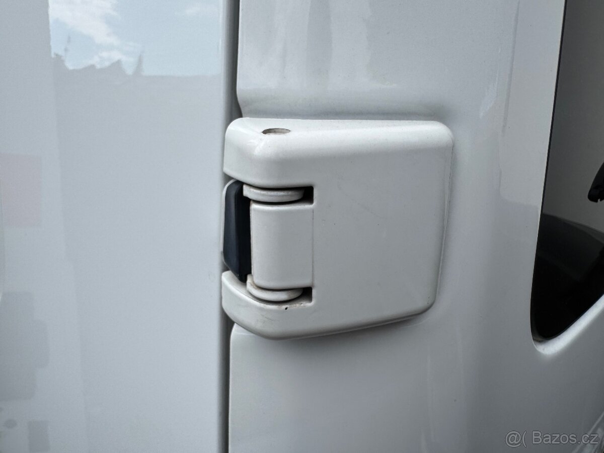 Opel Vivaro 75KW COMFORT L3H1 2.8T 1 MAJITEL 28000KM - 20