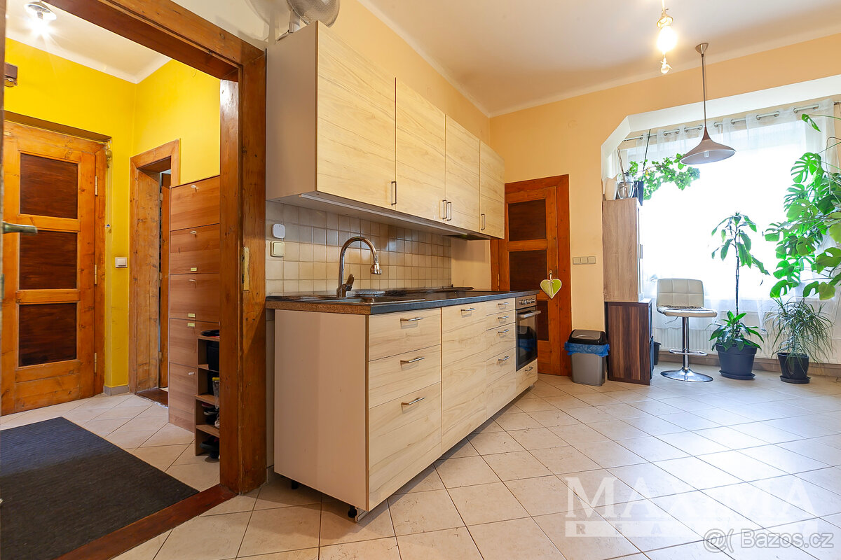 Dům 6 a více o ploše 390 m2 - Praha, Kobylisy - 20