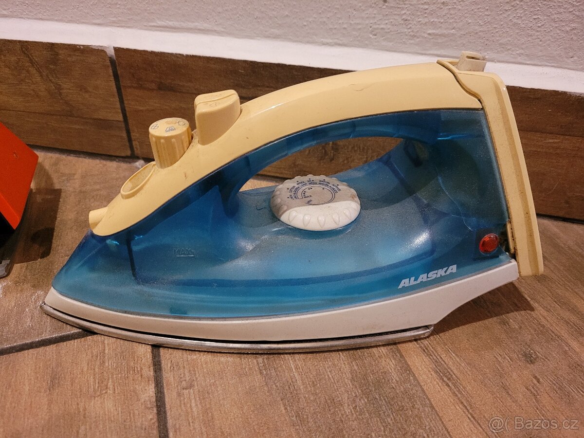 sbírka starožitných žehliček - 20