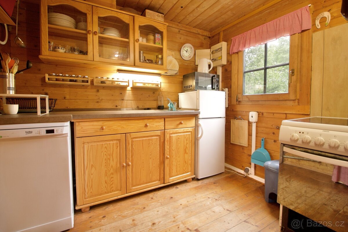 Prodej stavebního pozemku 1007 m2 s rekreační chatou v obci - 20