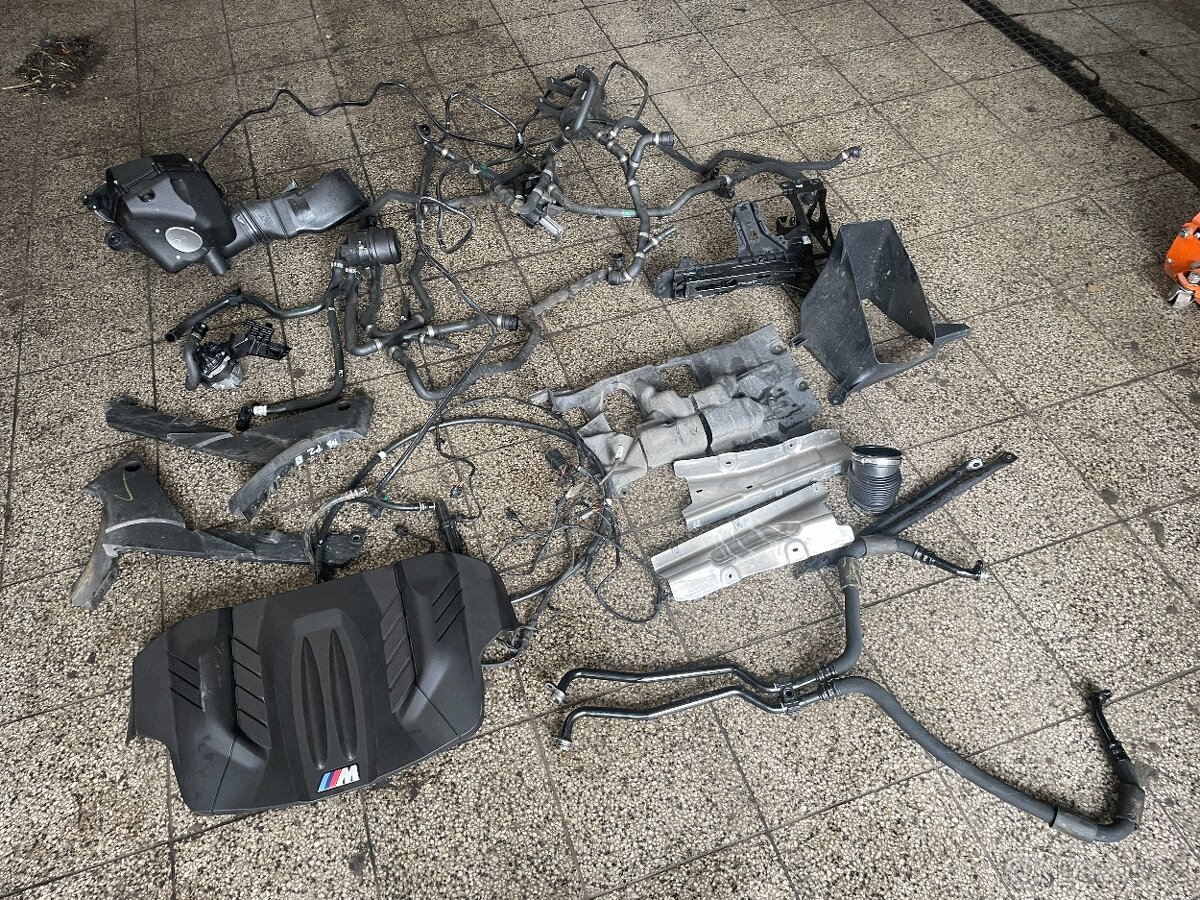 Bmw M6 f12 S63B44B 412kw náhradní díly najeto 17tis - 20