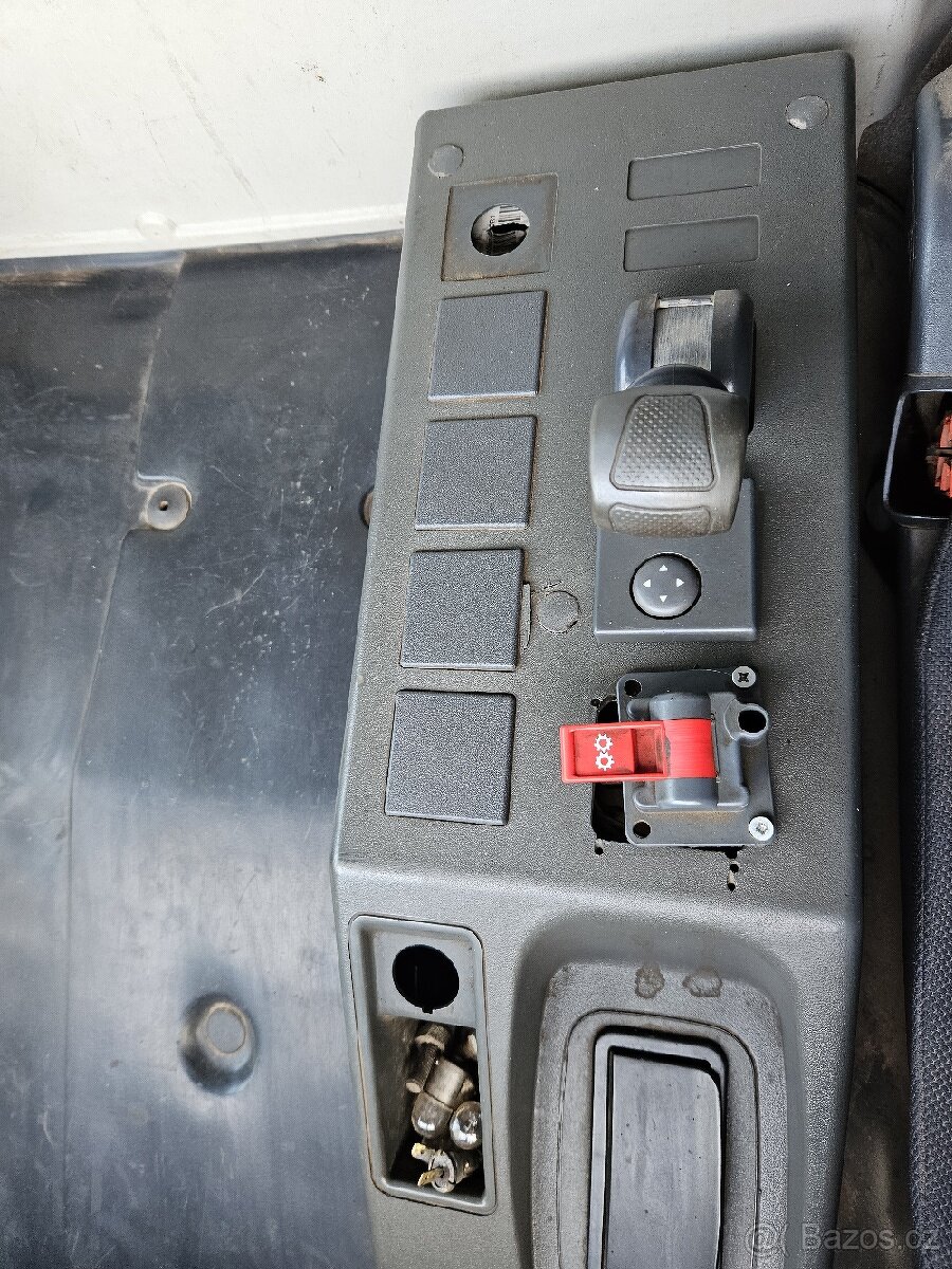 NOSIČ KONTEJNERŮ IVECO ML100E18 - 20