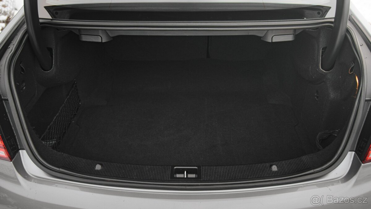 Mercedes-Benz Třídy E, E200 Kupé 2,0/135kW - 20