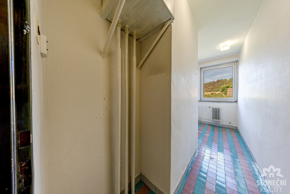 Pronájem výrobně-skladového areálu 400 m² se zázemím v Částk - 20