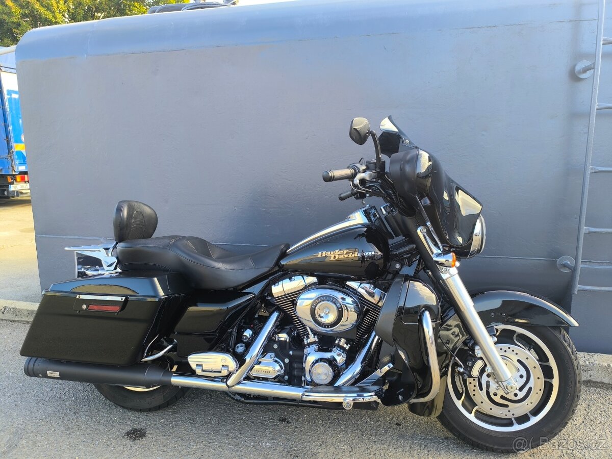 Harley Davidson FLHX Street Glide TOP STAV EU verze - 20