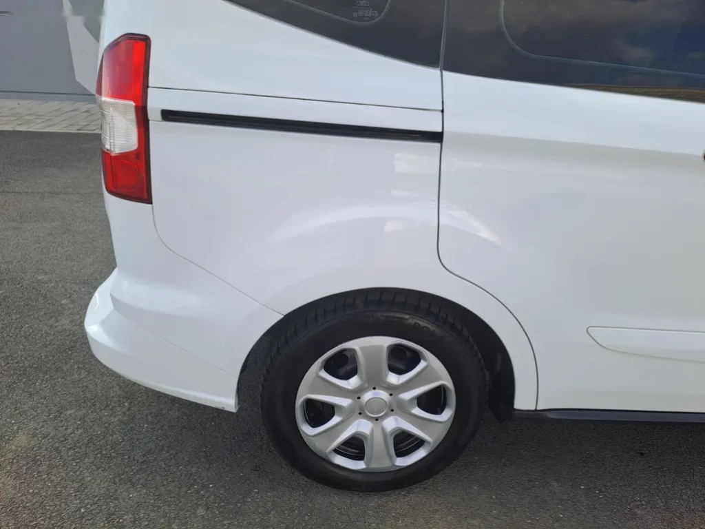 Ford Tourneo Courier - 20