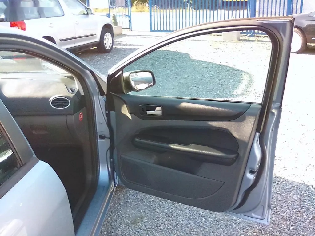 Ford Focus, 1.6i 16V combi, 4x kola navíc - 20