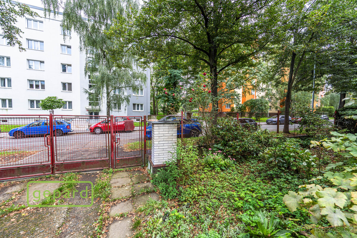 Spoluvlastnický podíl 1/2, rodinný dům Káranská, Praha 10 - - 20