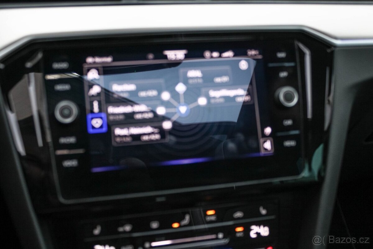 Volkswagen Passat Variant 2.0 TDI EVO Elegance DSG - 20