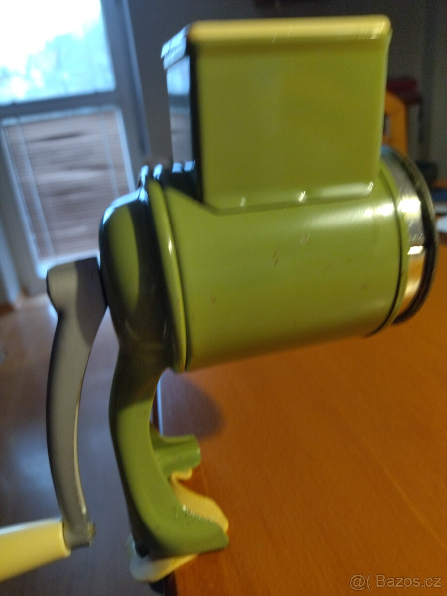 máselnice, lopata, škopík,necky,šlehač,retro termosky,mlýnky - 20