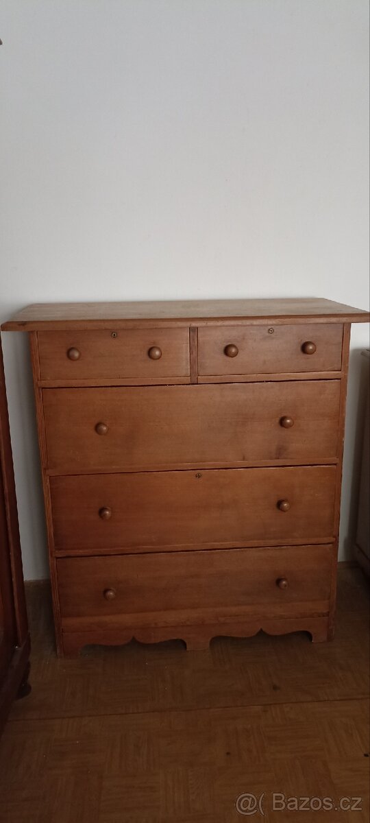 Starožitný nábytek - 20