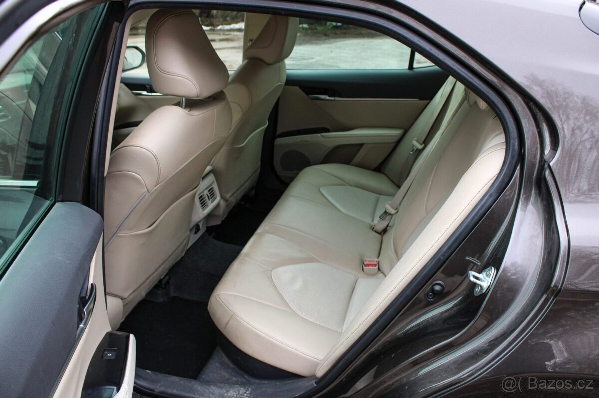 Toyota Camry 2.5 Hybrid Executive e-CVT - 20