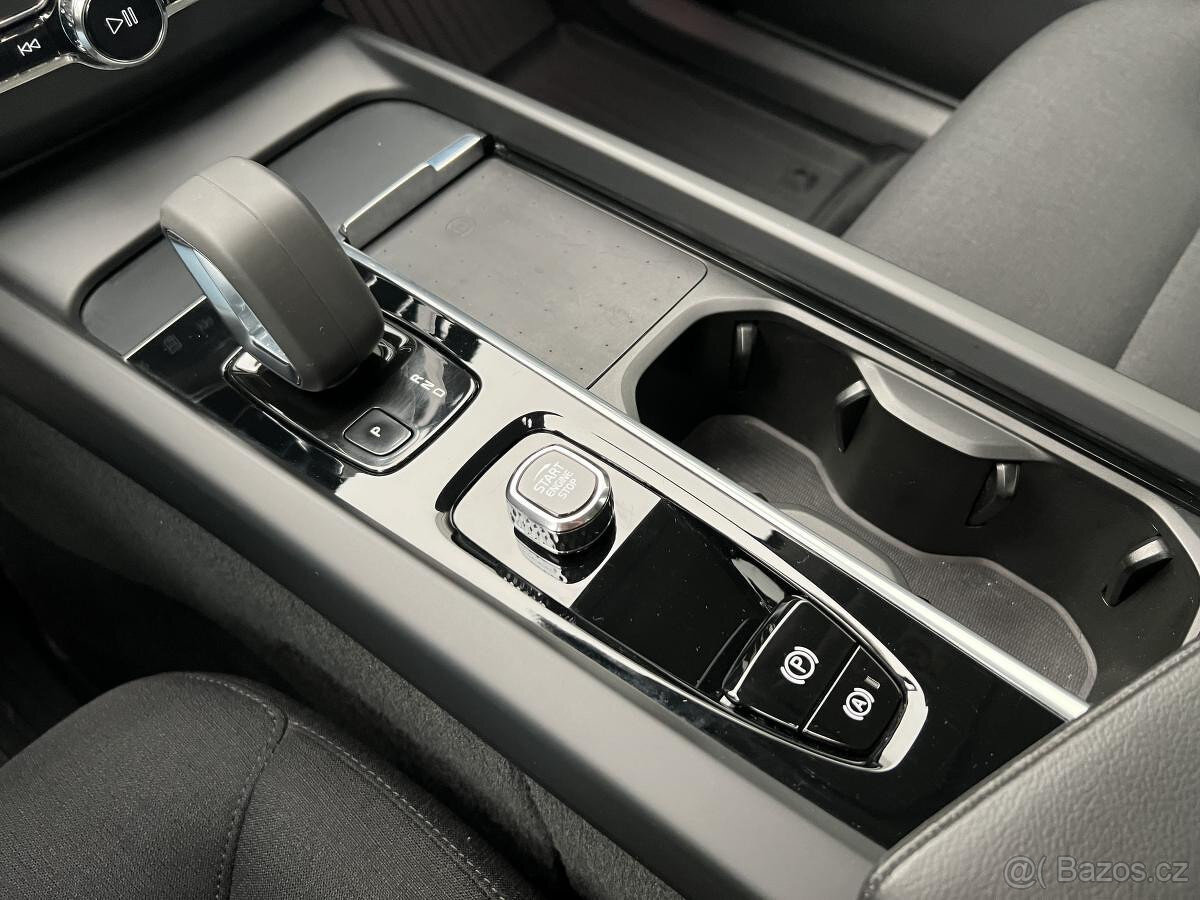 XC60 B4 AWD MOMENTUM AUT CZ - 20