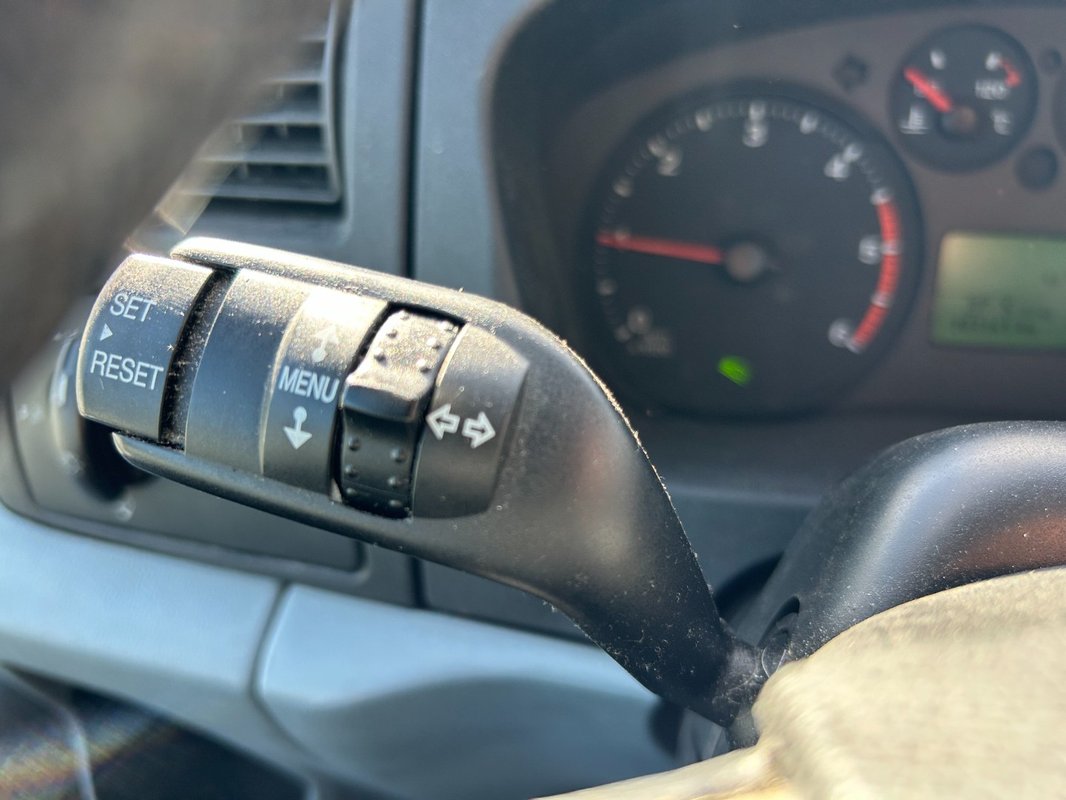 Ford Transit 2.2 TDCI L2H2 9 míst - 20