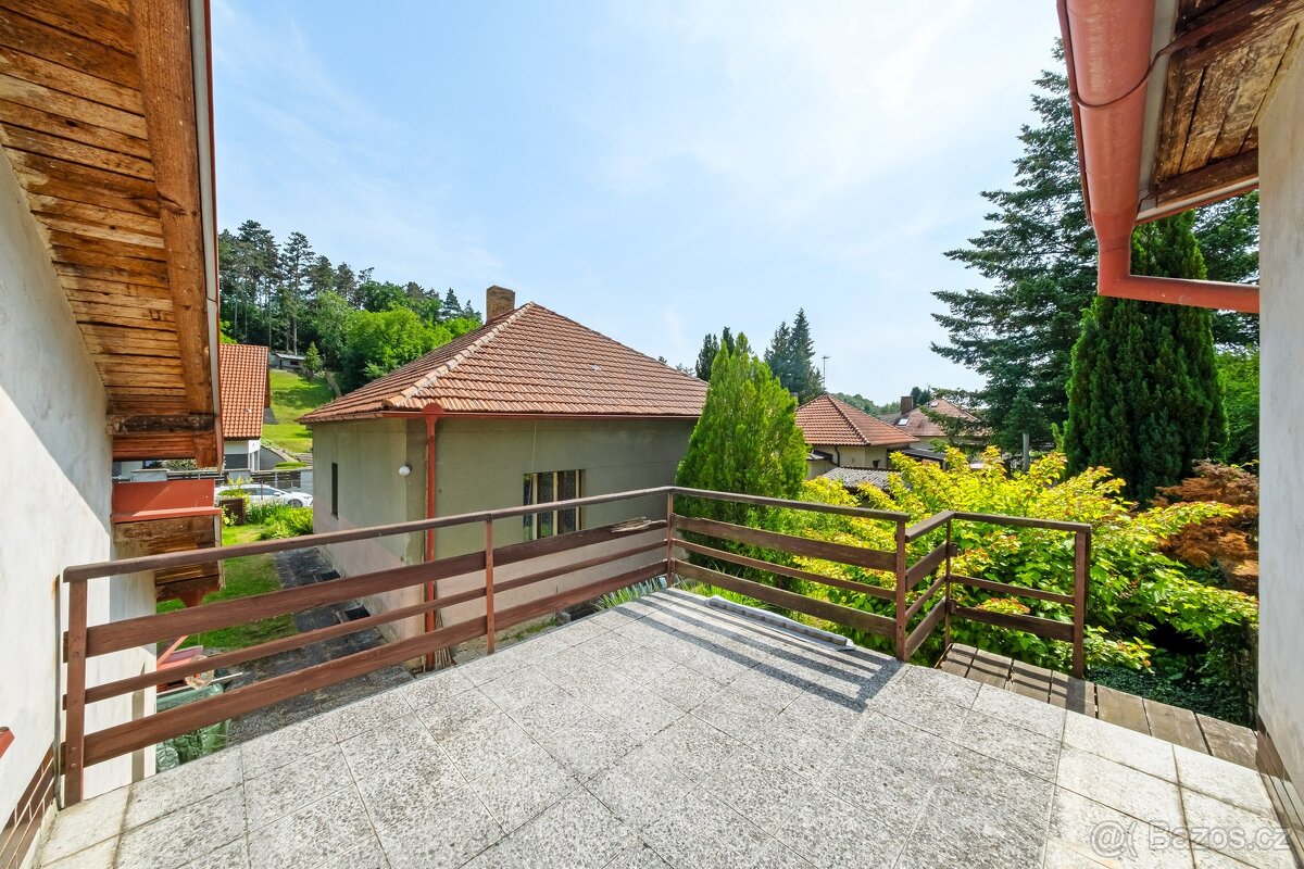 Rodinný dům s garáží, bytem a rozlehlou zahradou – Kralupy n - 20