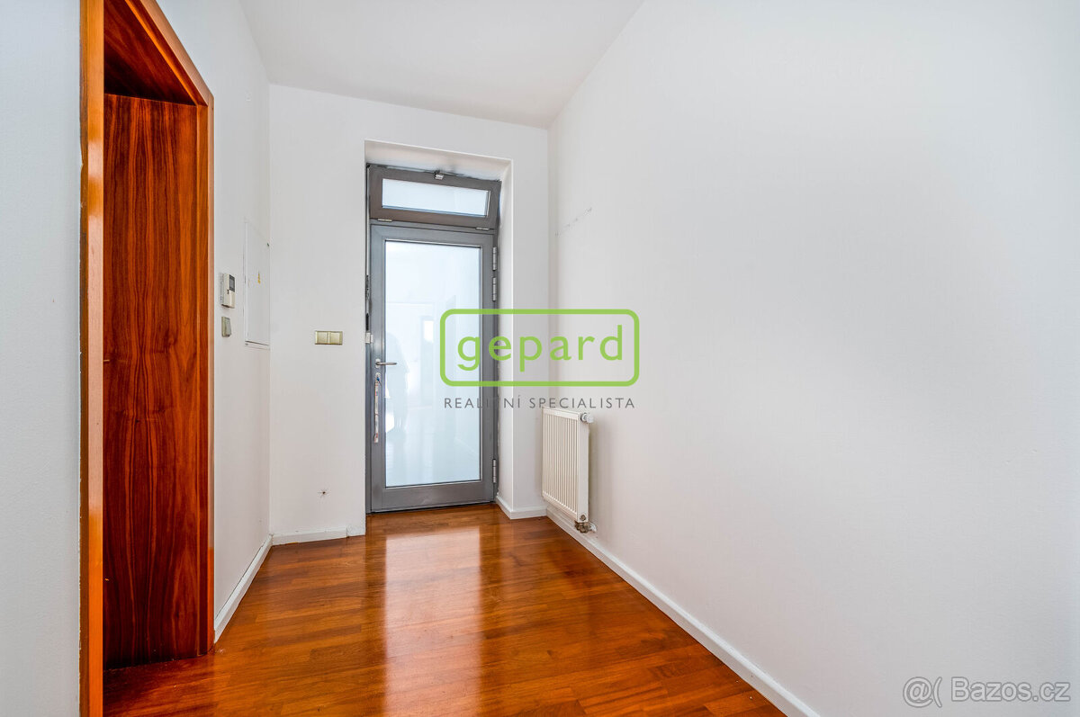 Vícegenerační samostatná vila 636m2, s pozemkem 2478m2, Koun - 20