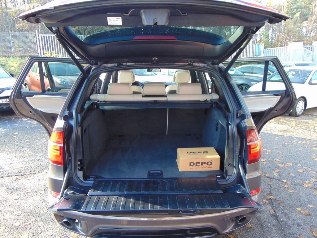 BMW X5, 3,0 D
Ojeté, 2010, 282 000 km - 20