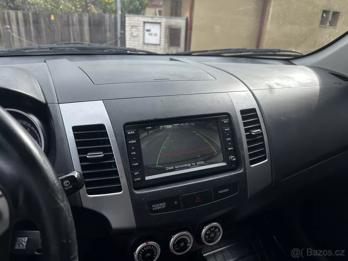 Peugeot 4007 2.2 HDi 4x4 SUV 7 míst Kůže Navi Tažné 2 tuny - 20