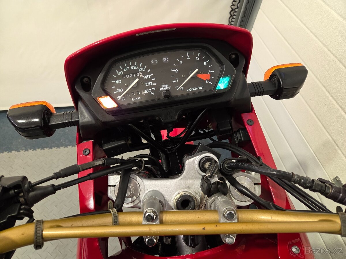 Honda NX 650 Dominator - 20