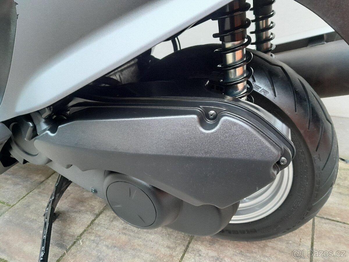 Suzuki Burgman 200i 2016, výborný stav, ZIMNÍ CENA - 20