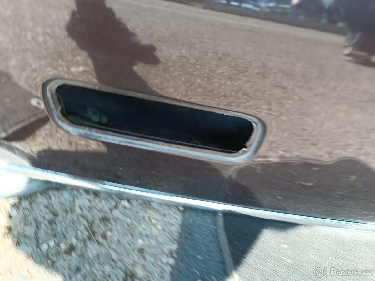 VW T5 Multivan, transportér - páté dveře , víko kufru - 20