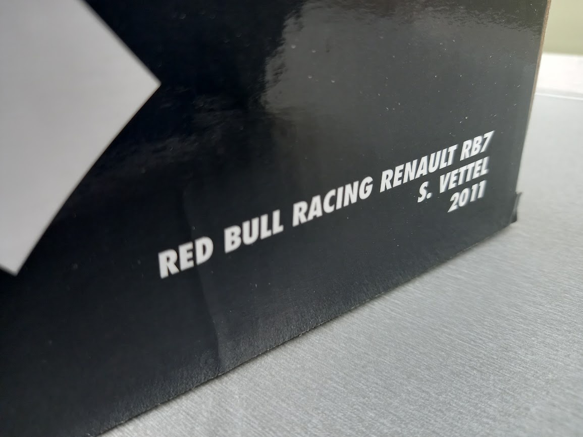 2X F1 RED BULL RB6 2010 a RB7 2011 VETTEL MINICHAMPS 1:18 - 20