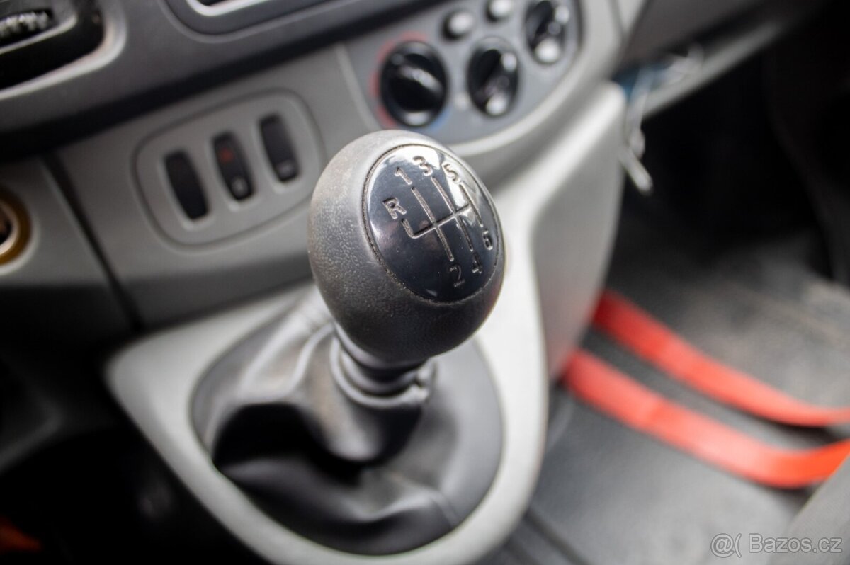 Renault Trafic 2.0 dCi / 84 kW / 2012 / Obytný Van - 20