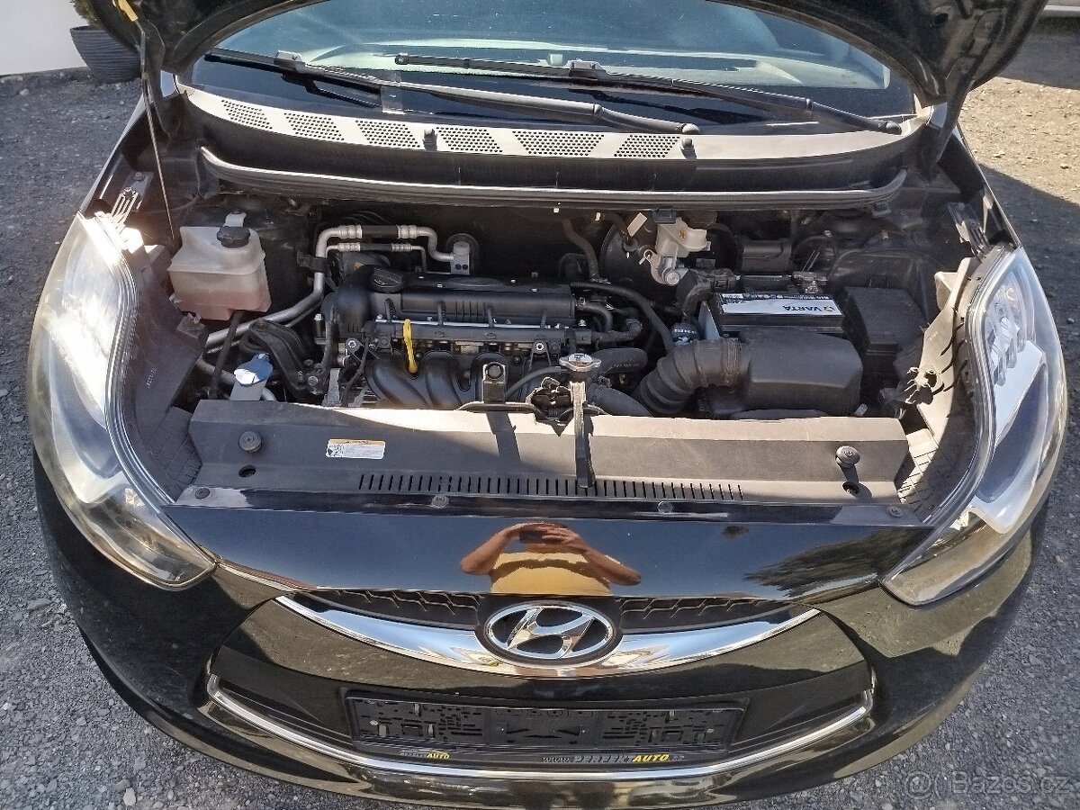 Hyundai ix20 1.4i 66 kW, r.v. 9/2011, najeto 157.962 km - 20