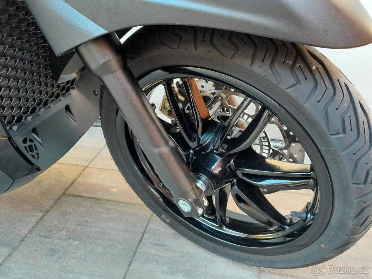 Piaggio Beverly 300 HPE, 2023, TOP stav, 6000km - 20