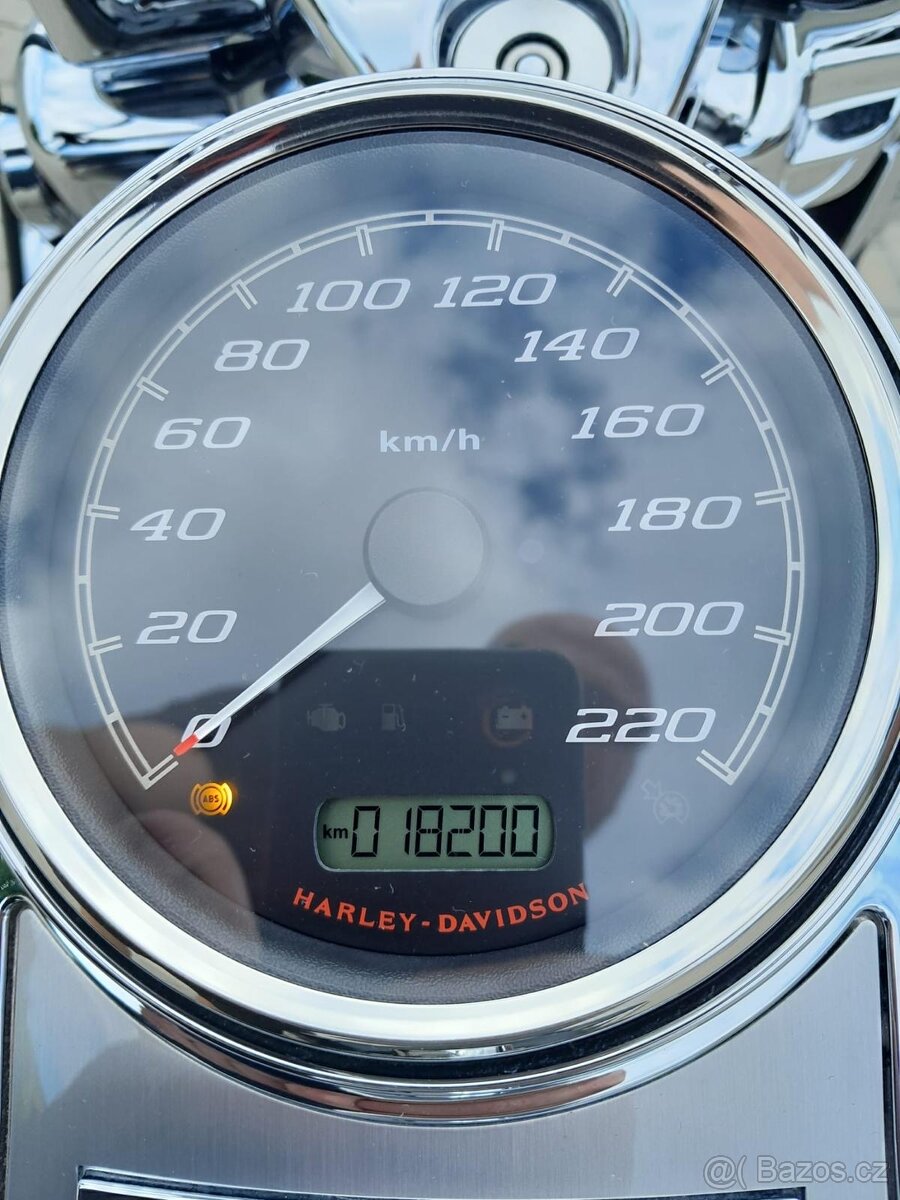 Harley Davidson ROAD KING - 20