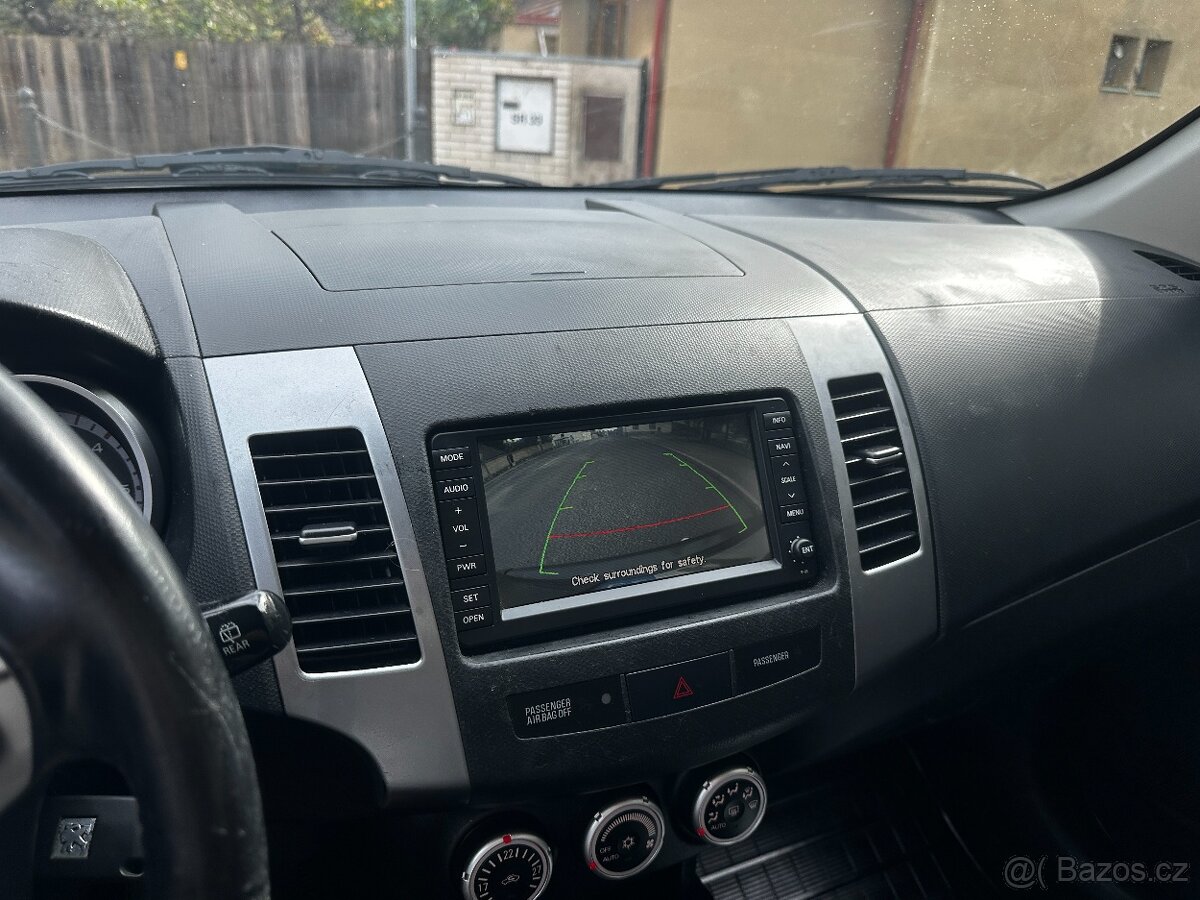 Peugeot 4007 2.2 HDi 4x4 SUV 7 míst Kůže Navi Tažné 2 tuny - 20