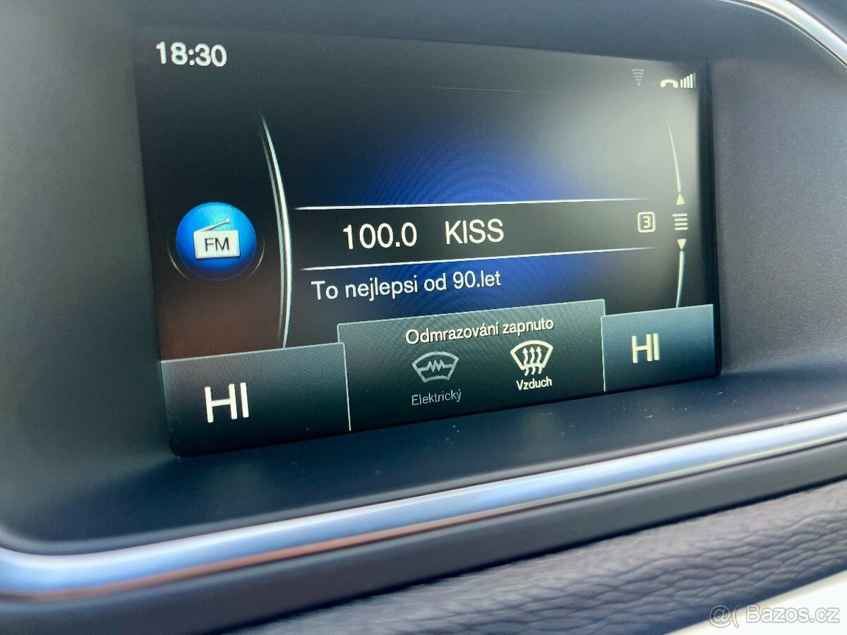 Volvo V40 D2 88kW R-Design VÝHŘEV Bi-Xenony NAVI Senzory - 20