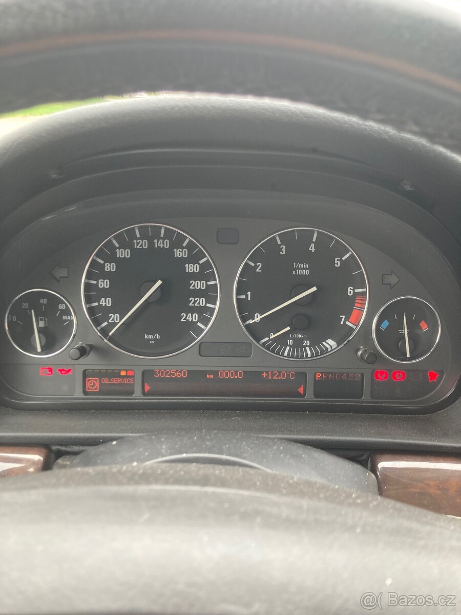 BMW E38 730i V8 - 20