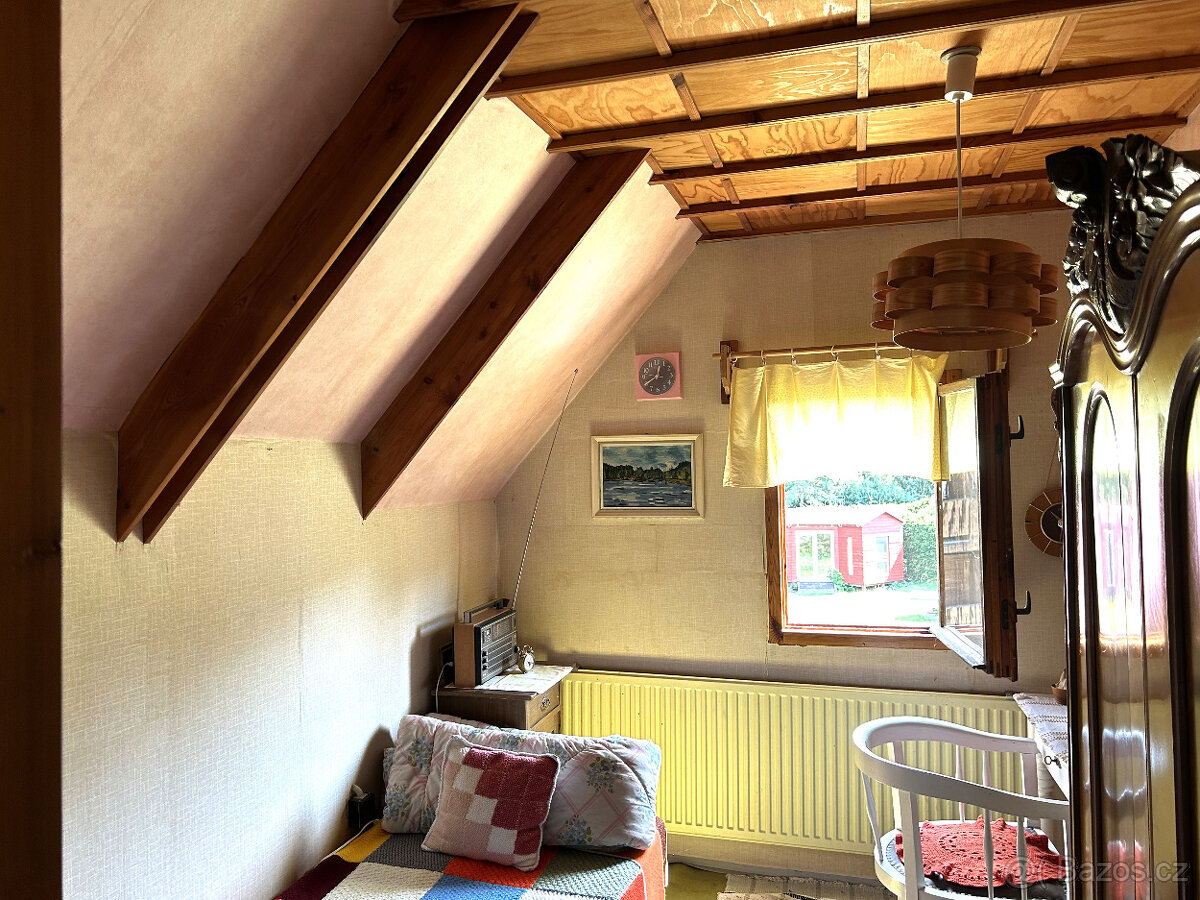 Zděná chata Stebno u Petrohradu, pozemek 835 m2, rybník - 20