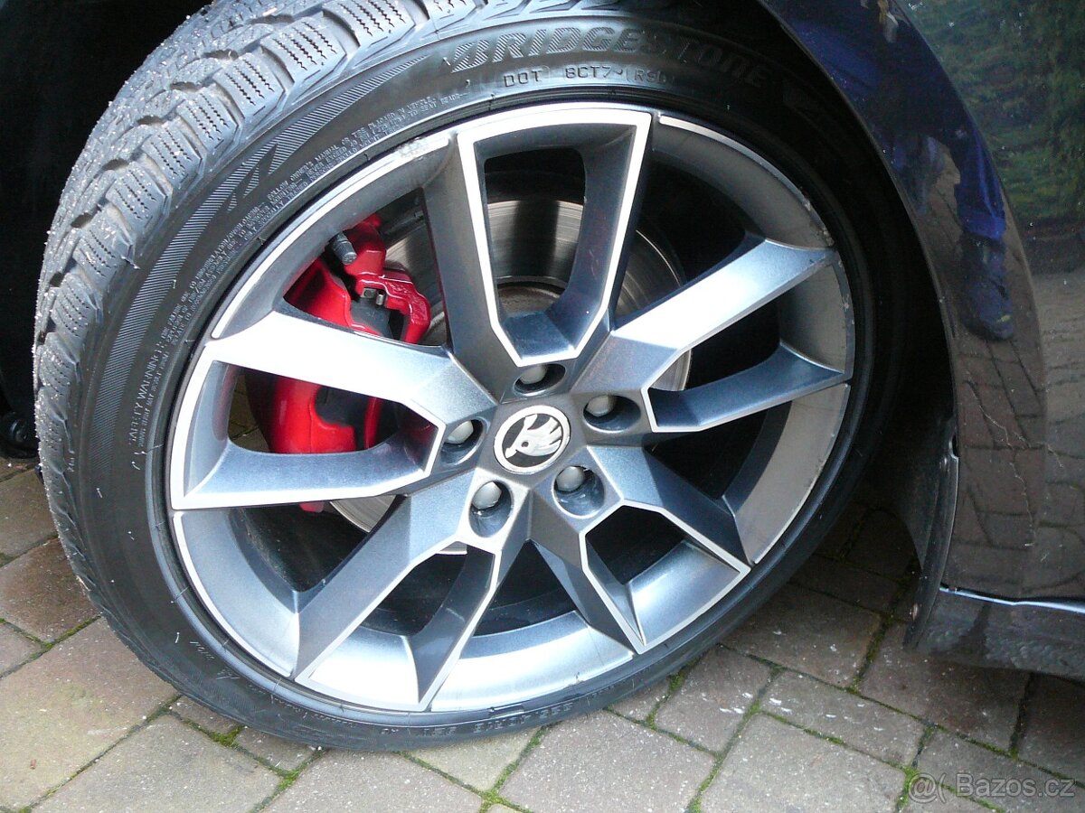 ŠKODA OCTAVIA RS 3 2.0 TDI 135KW DSG+F1 FULLLED NAV WEBASTO - 20