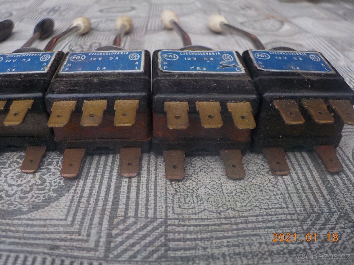 Mlhovky,světla,blinkry,přepínače,díly na Aro 10,CV2.... - 20