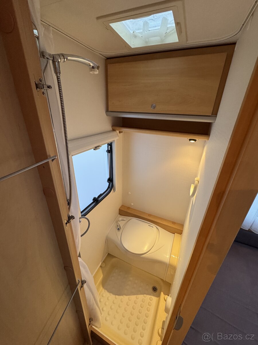 Dethleffs Camper 510 ~ francouzská postel - 20