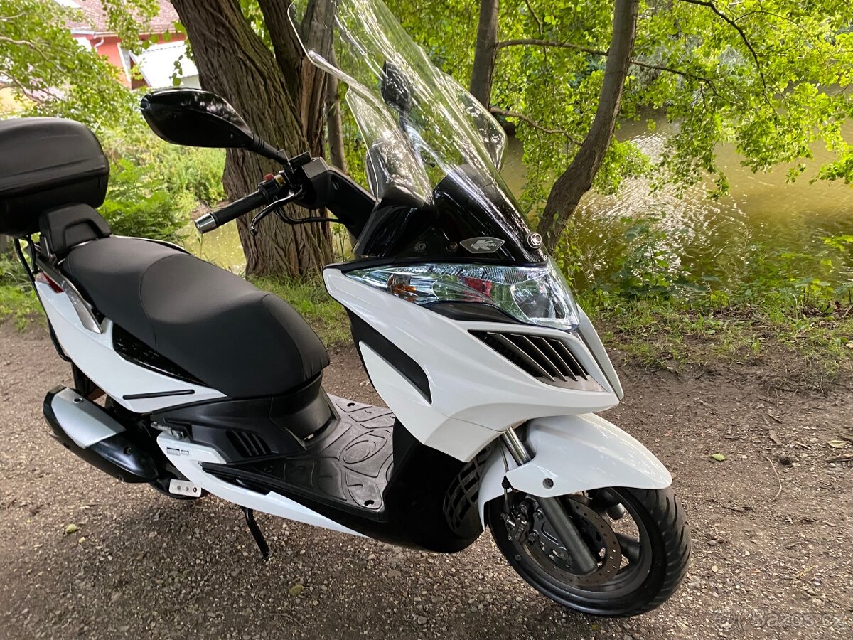 Kymco Grand Dink 300i - 20